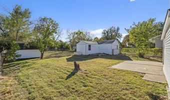 416 E College St, Aurora, MO 65605