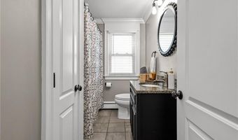 33 Fairhaven Rd, Cumberland, RI 02864