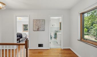 3119 N Farmcrest Dr, Amberley, OH 45213