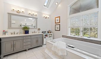 25 CARSDALE Dr, Belle Mead, NJ 08502