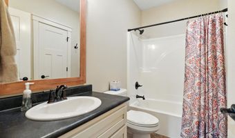 6212 Deer Hollow Rd, Auburn, IN 46706