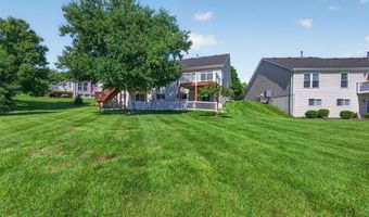 812 Whispering Village Cir, Ballwin, MO 63021
