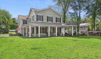 2 Knollwood Ln, Darien, CT 06820