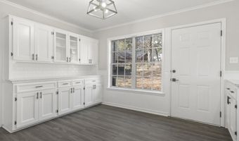 2014 W Lakeview Dr, Benton, AR 72015