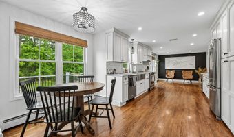 14 Cedrus Ct, Branford, CT 06405