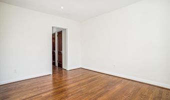 2502 LANGSTON Blvd 3, Arlington, VA 22201