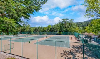 6828 Fairfield Dr, Santa Rosa, CA 95409