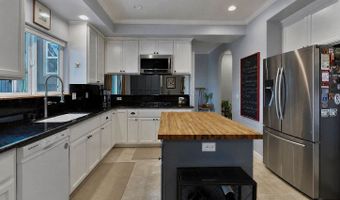 1070 Suzanne Dr, Angels Camp, CA 95222