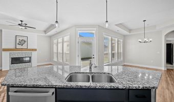 2220 Suncrest Dr, Ames, IA 50014
