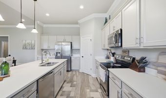 9225 Natures Trl, Biloxi, MS 39532