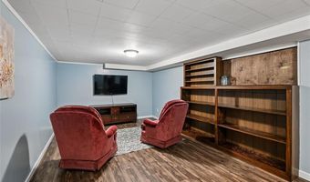 300 S Oak St, Anamosa, IA 52205