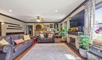 208 S Guegnon St, Abbeville, LA 70510