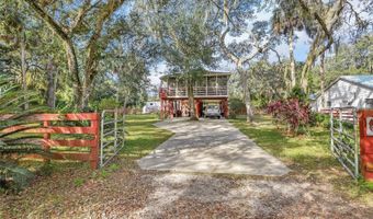 55315 5TH St, Astor, FL 32102