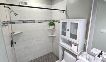 5035 AMERICANA Dr, Annandale, VA 22003