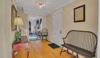 1 E Gate Rd, Danbury, CT 06811