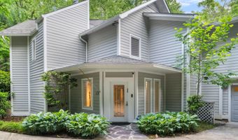 6829 LITTLE RIVER Tpke, Annandale, VA 22003