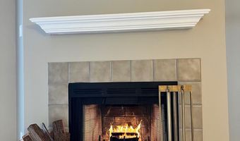 3310 WYNDHAM Cir 215, Alexandria, VA 22302