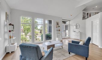 15900 SW BRECCIA Dr, Beaverton, OR 97007