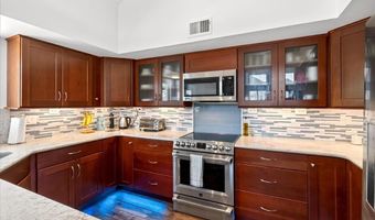 1848 Ridgeview Circle Dr, Ballwin, MO 63021