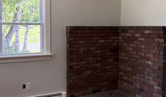 2 Sunrise Cir, Augusta, ME 04330