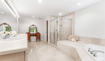 60 Pheasant Dr, East Greenwich, RI 02818