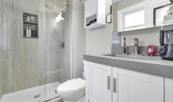 168 Tree Line Dr, Antioch, IL 60002