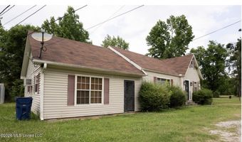 302 Armstrong St, Batesville, MS 38606