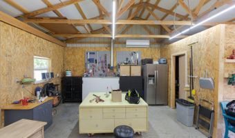 8319 SE Prairie Rd, Baxter Springs, KS 66713