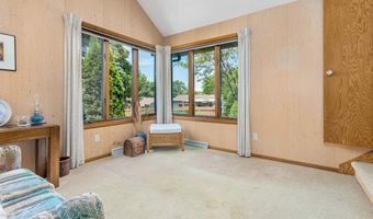 1334 W CLOVERDALE Dr, Appleton, WI 54914