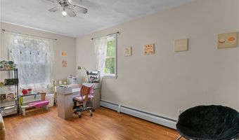 16 Spectacle Ave, Warwick, RI 02888