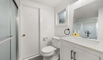112 8TH St E, Beach Haven, NJ 08008