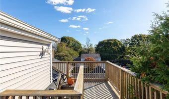 4 James St, Middletown, RI 02842