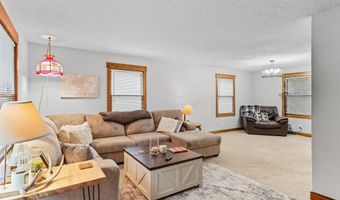 1315 Iowa Cir, Ames, IA 50014