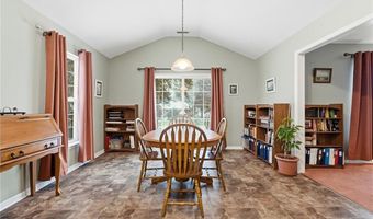 1105 Chapel St, Baldwin City, KS 66006