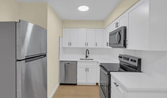 114 3rd Ave 8, Belmar, NJ 07719