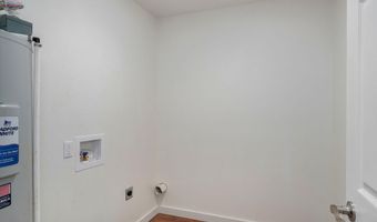 930 Porter Ave, Aurora, MO 65605