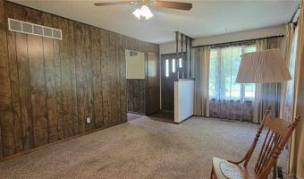 315 W 2nd Ave, Garnett, KS 66032