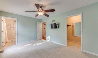 382 Cedar Run Dr, Ballwin, MO 63021