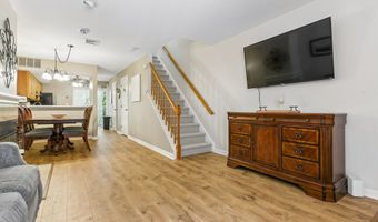 53 Manorwood Dr 53, Branford, CT 06405