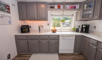 9658 Oakland St, Angola, NY 14006