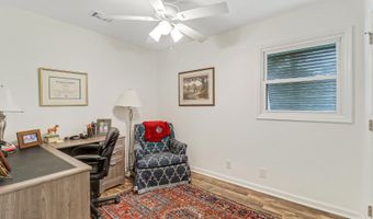 8 Dolphin Point Dr, Beaufort, SC 29907