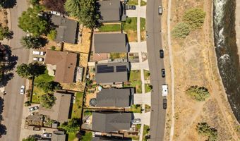 21227 Thornhill Ln, Bend, OR 97701
