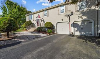 32 Sprague Cir, Johnston, RI 02919