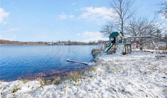 584 Apple Dr, Akron, OH 44319