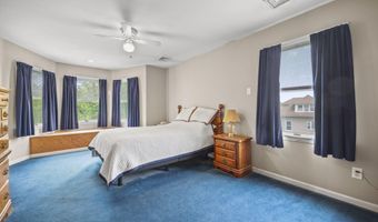 156 Myrtle Ave, Belford, NJ 07718