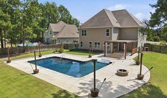 107 Walkabout Dr, Aberdeen, NC 28315