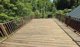 128 Elm St, Cabot, VT 05647