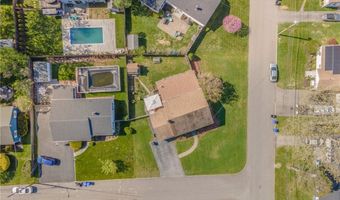 1 Pinehurst Rd, East Providence, RI 02915