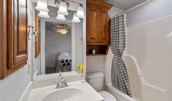 3906 NE Cadbury Ave, Bentonville, AR 72712