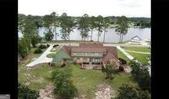220 Lake Shore Dr, Alma, GA 31510
